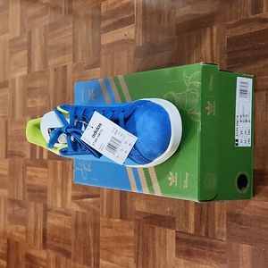 Stan Smith x Disney Toy Story Rex and Aliens US 11